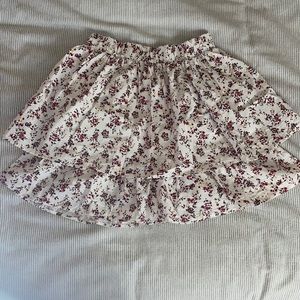 Trendy Zara ruffle skirt